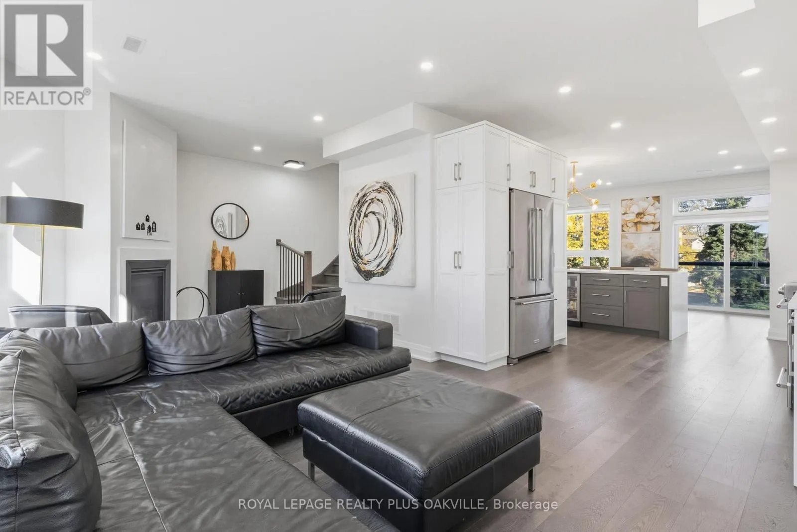 3228 ELLYN COMMON