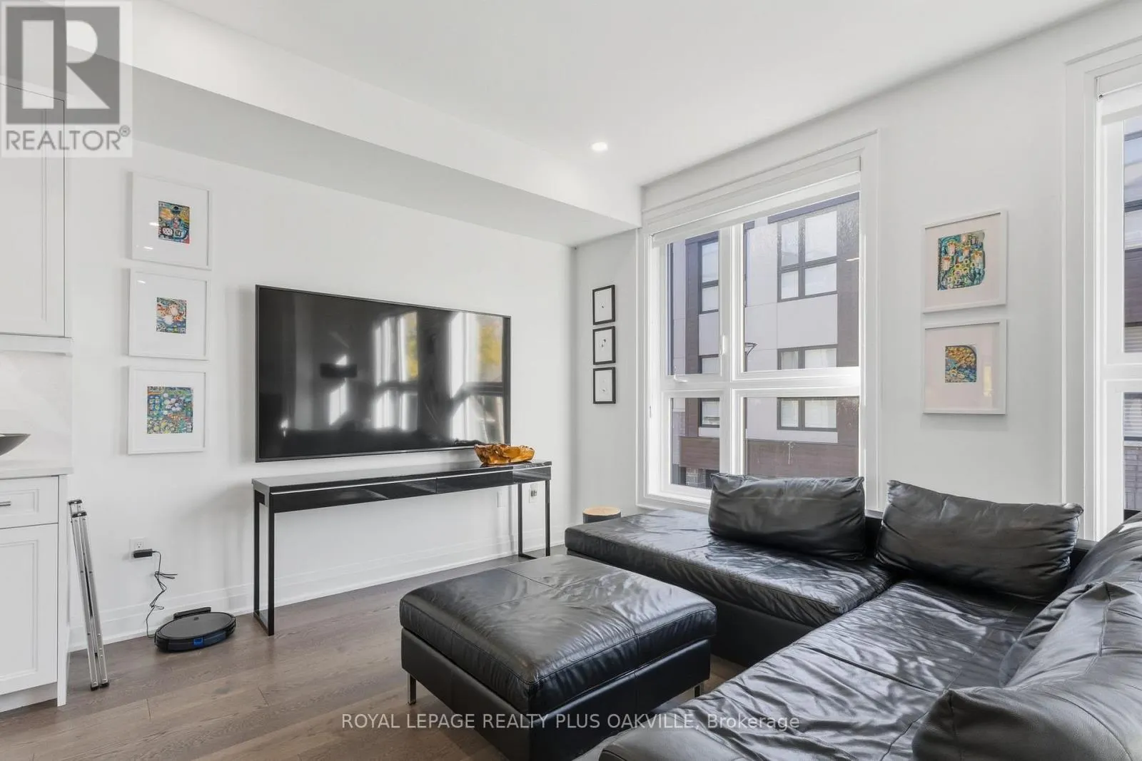 3228 ELLYN COMMON