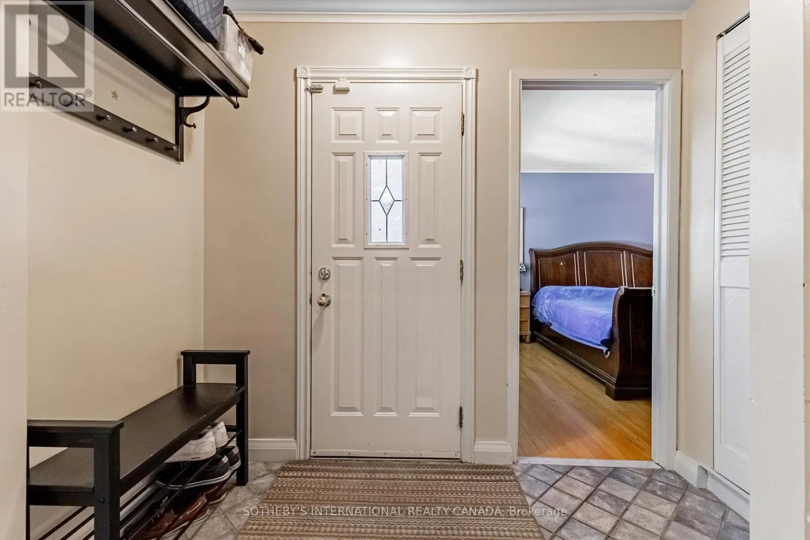 1218 LAKEBREEZE DRIVE