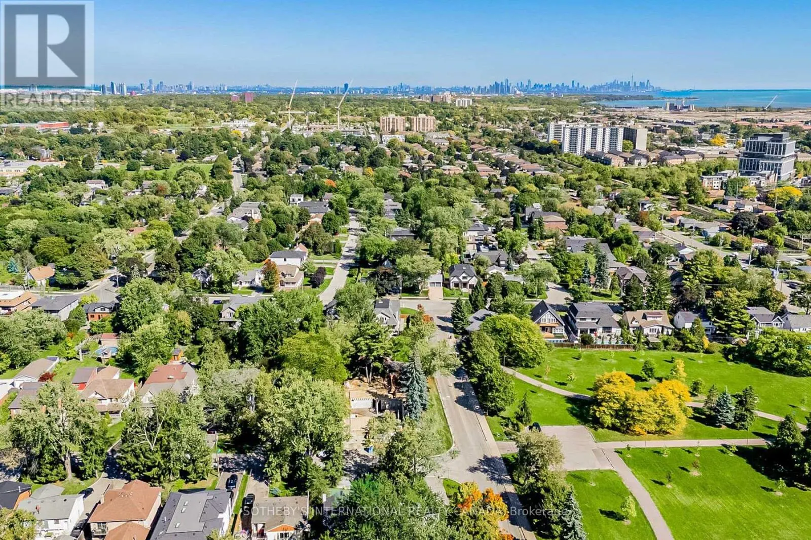 1218 LAKEBREEZE DRIVE