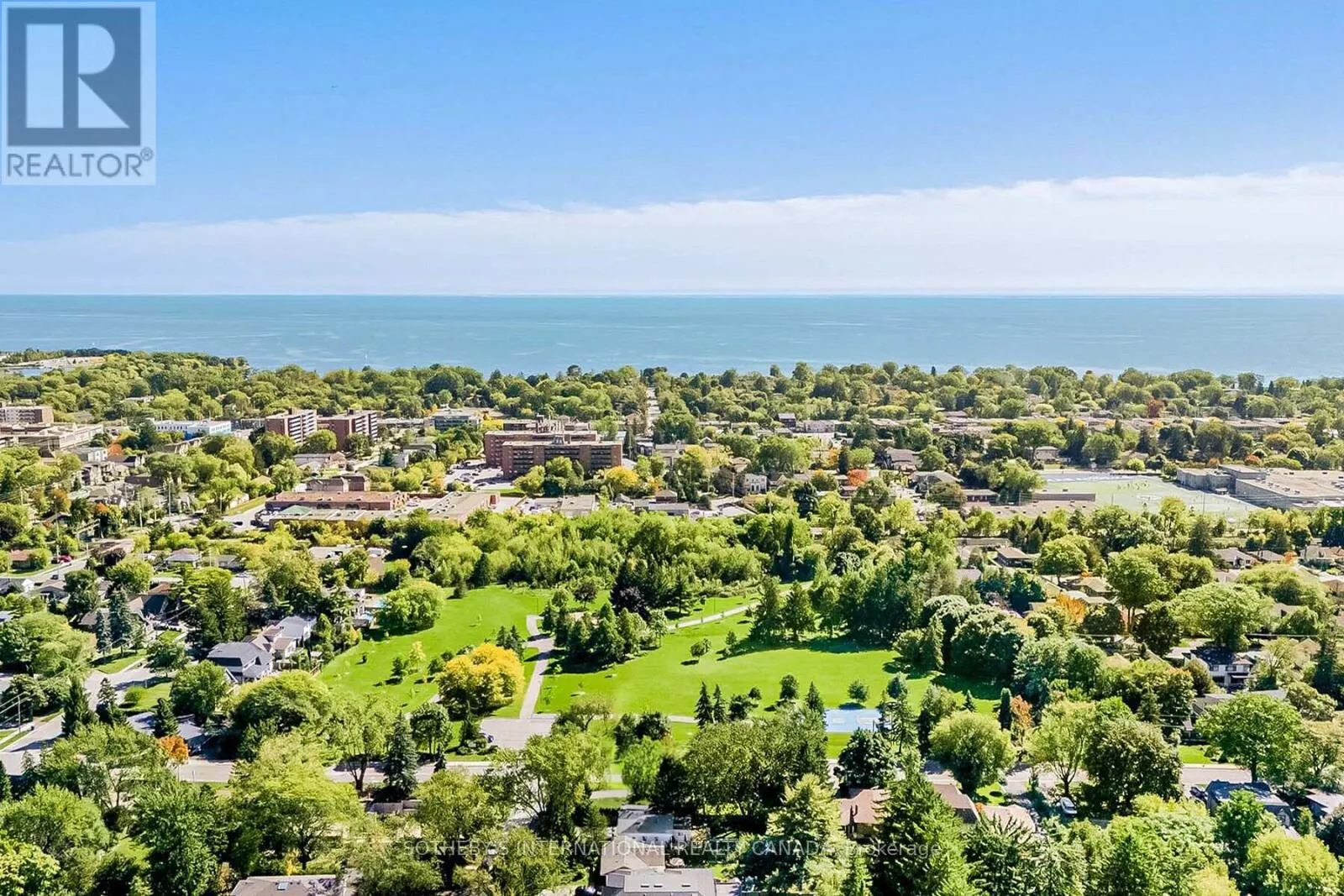 1218 LAKEBREEZE DRIVE