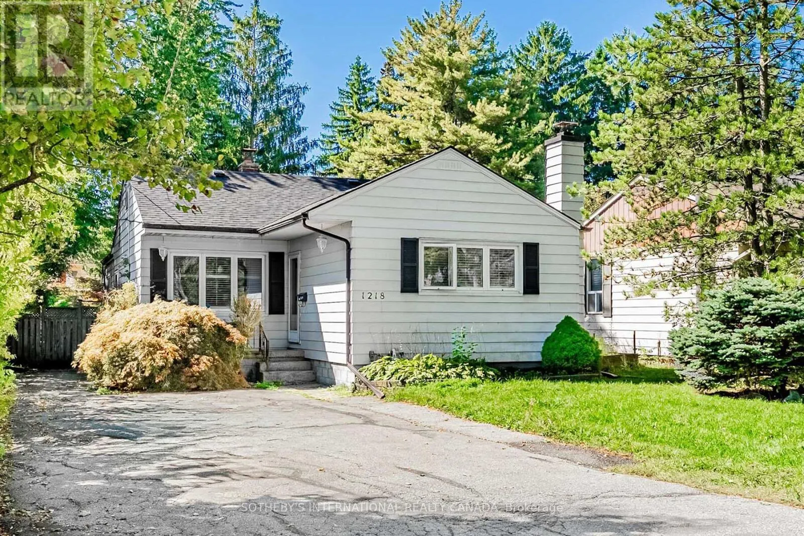 1218 LAKEBREEZE DRIVE