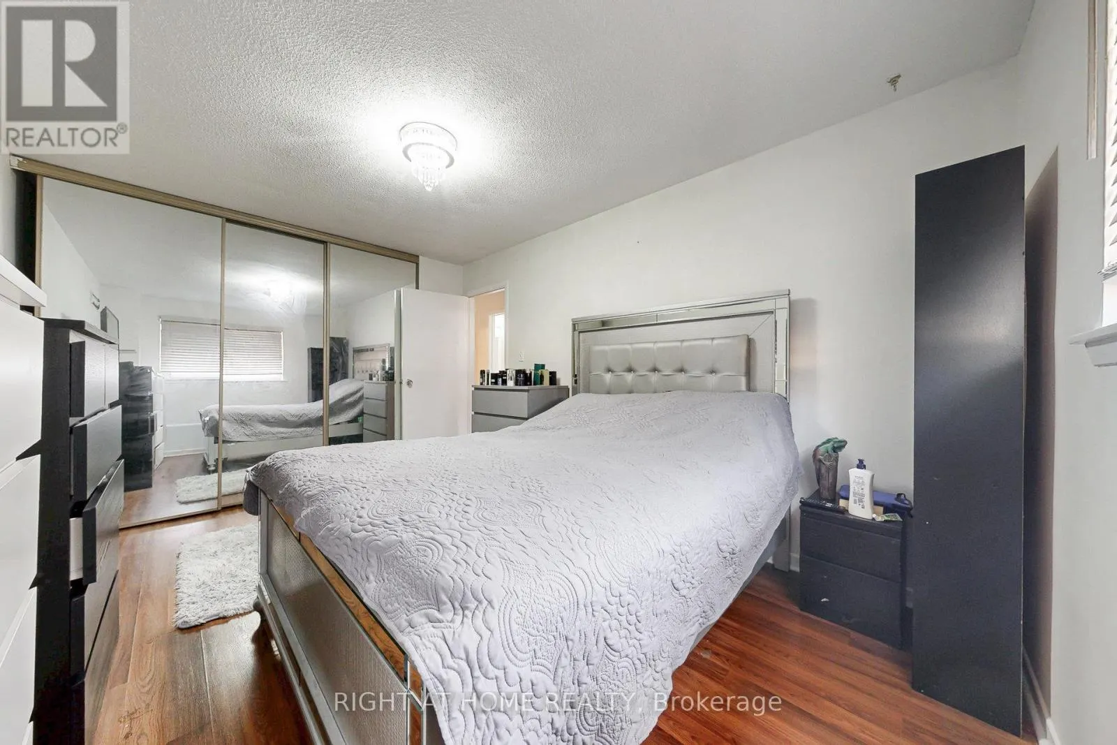 83 - 83 GUILDFORD CRESCENT