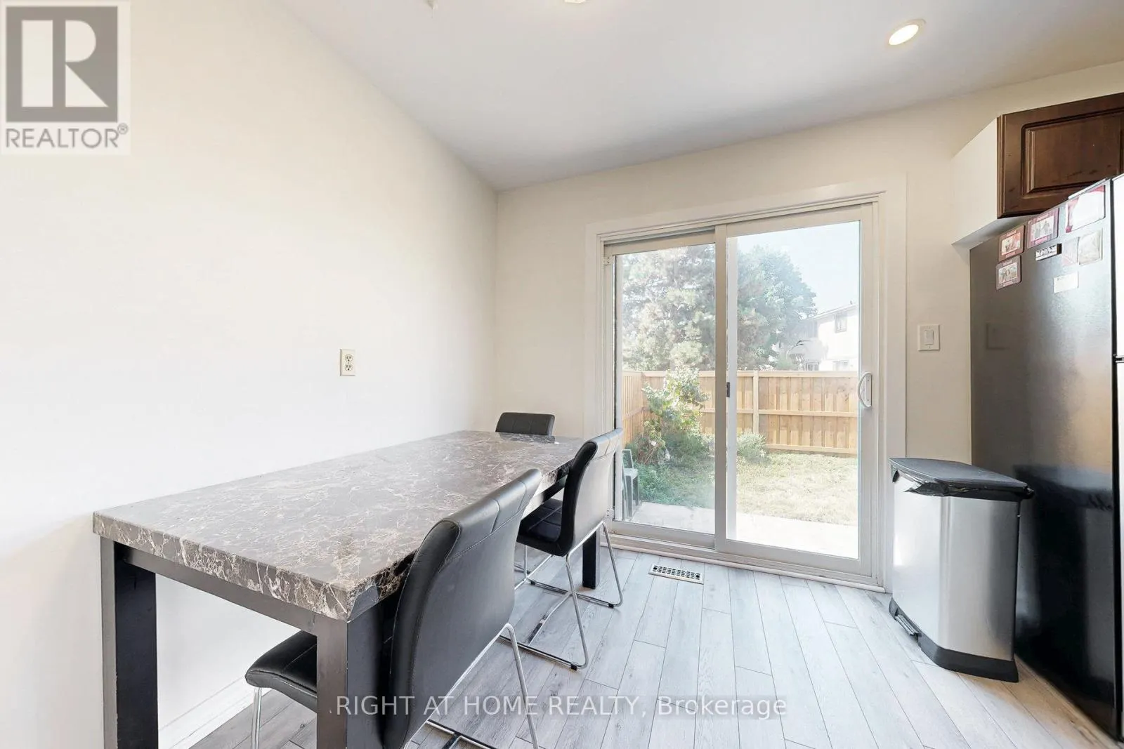 83 - 83 GUILDFORD CRESCENT