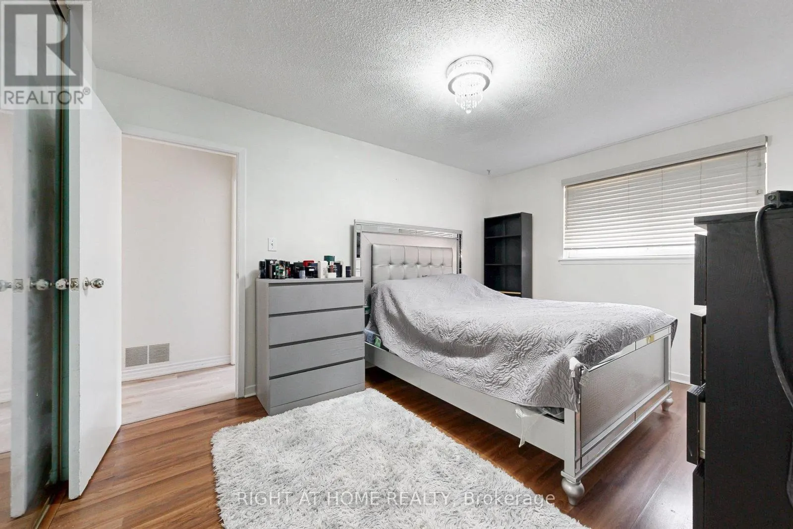 83 - 83 GUILDFORD CRESCENT