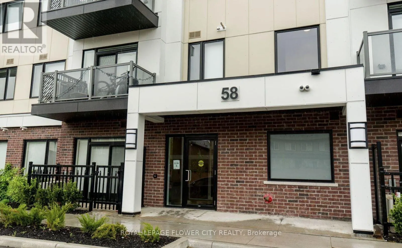 58 SKY HARBOUR DRIVE