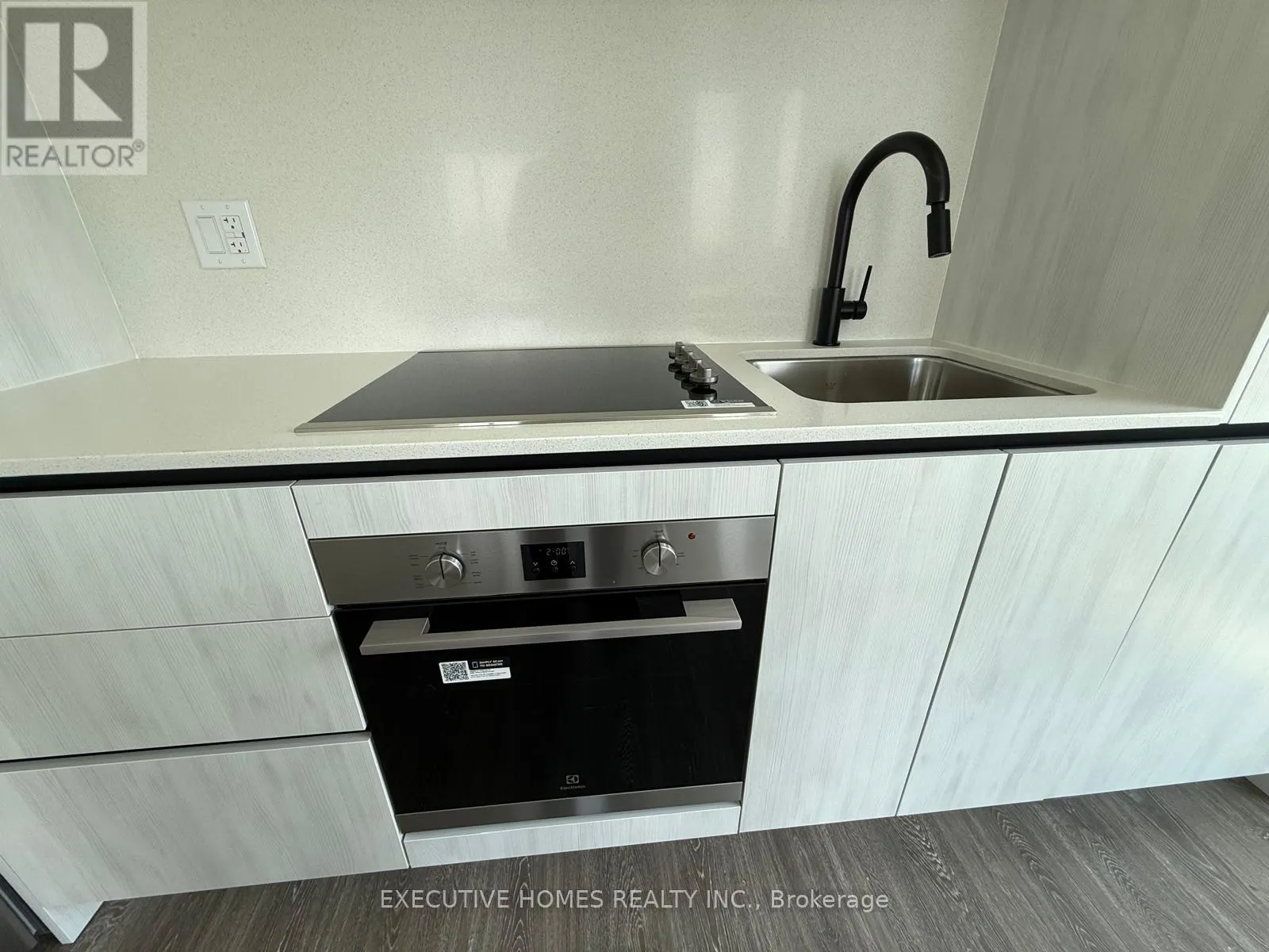 705 - 2495 EGLINTON AVENUE W