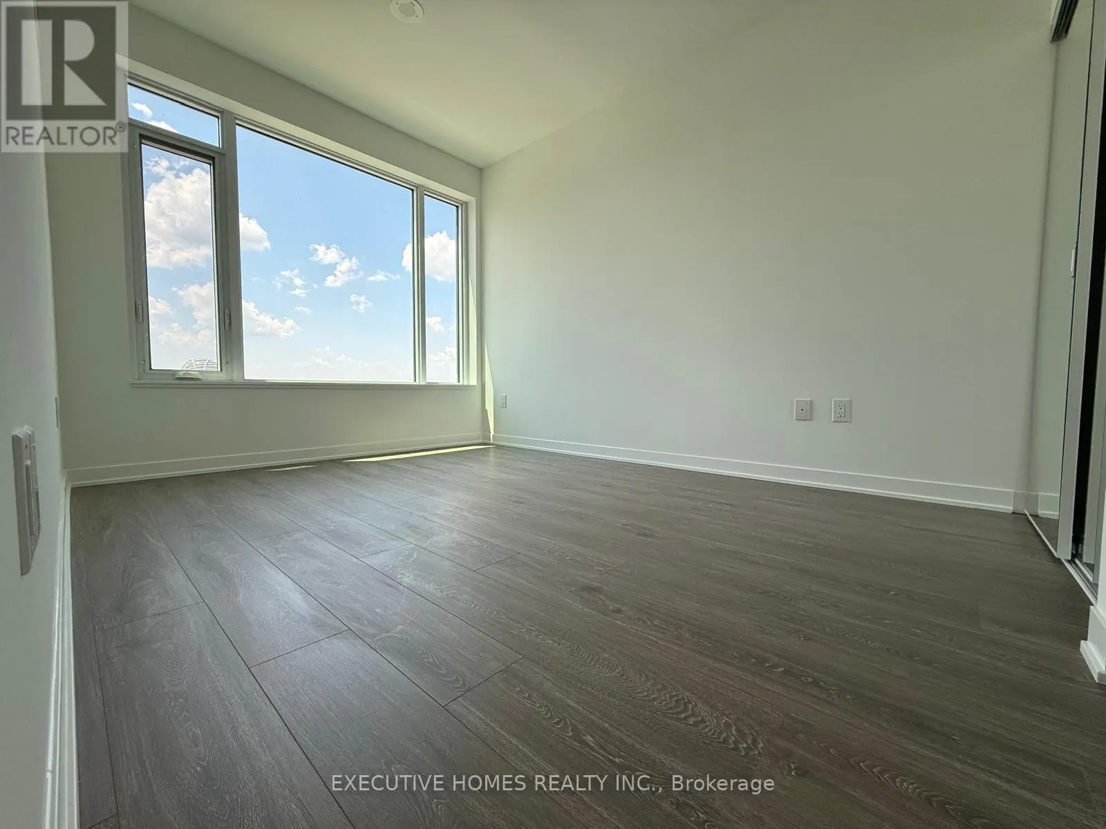 705 - 2495 EGLINTON AVENUE W