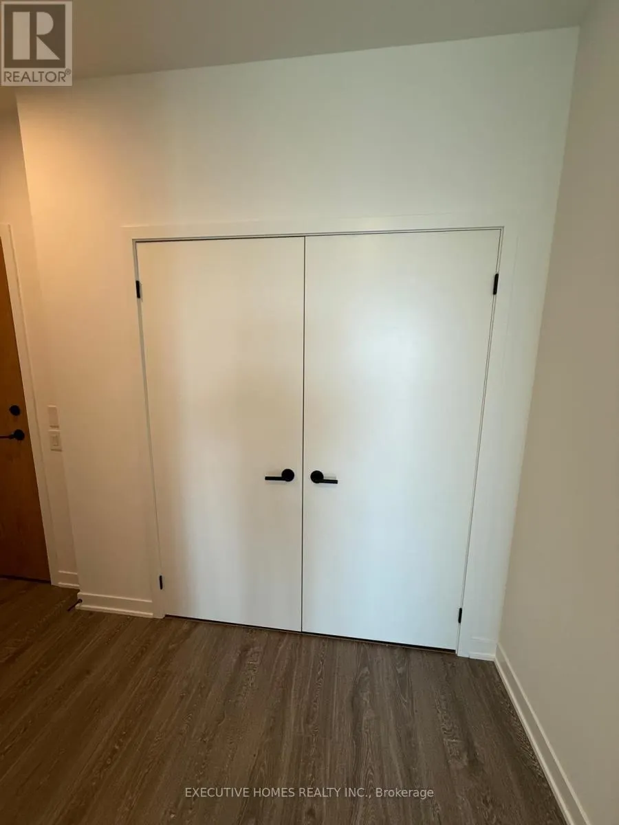 705 - 2495 EGLINTON AVENUE W