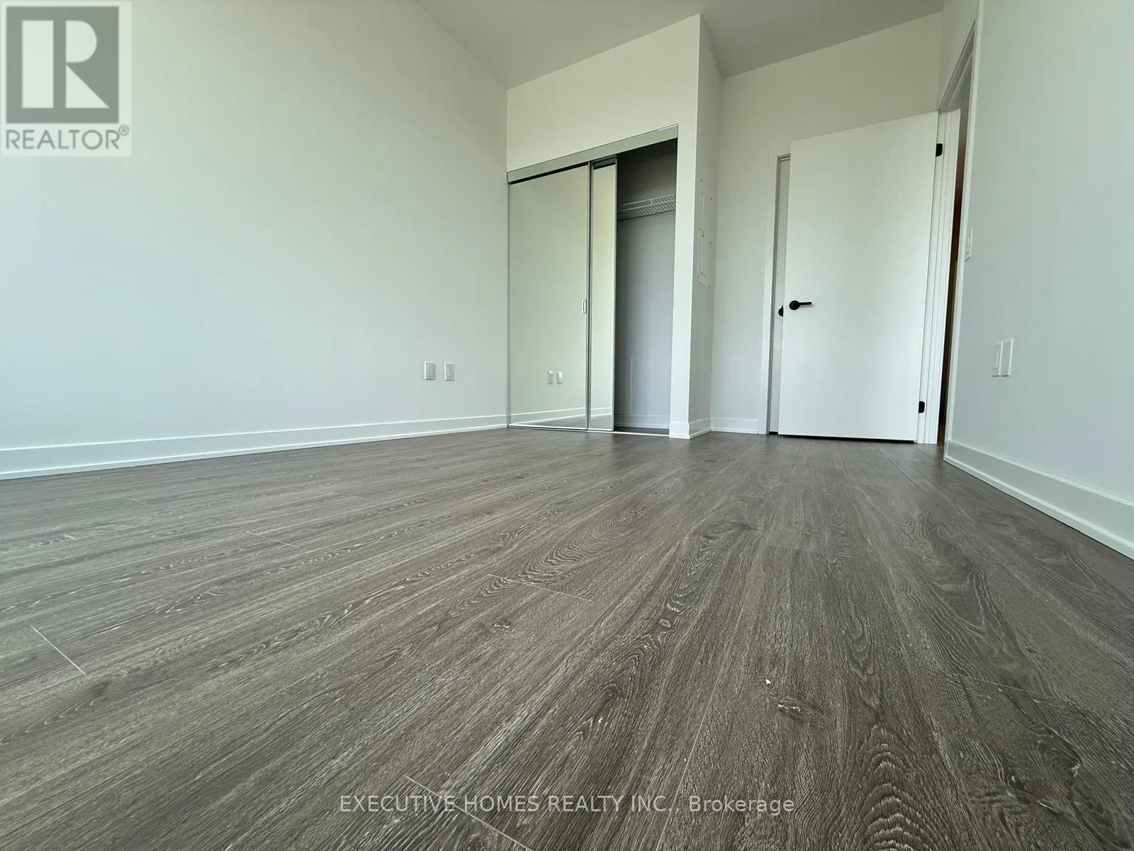 705 - 2495 EGLINTON AVENUE W