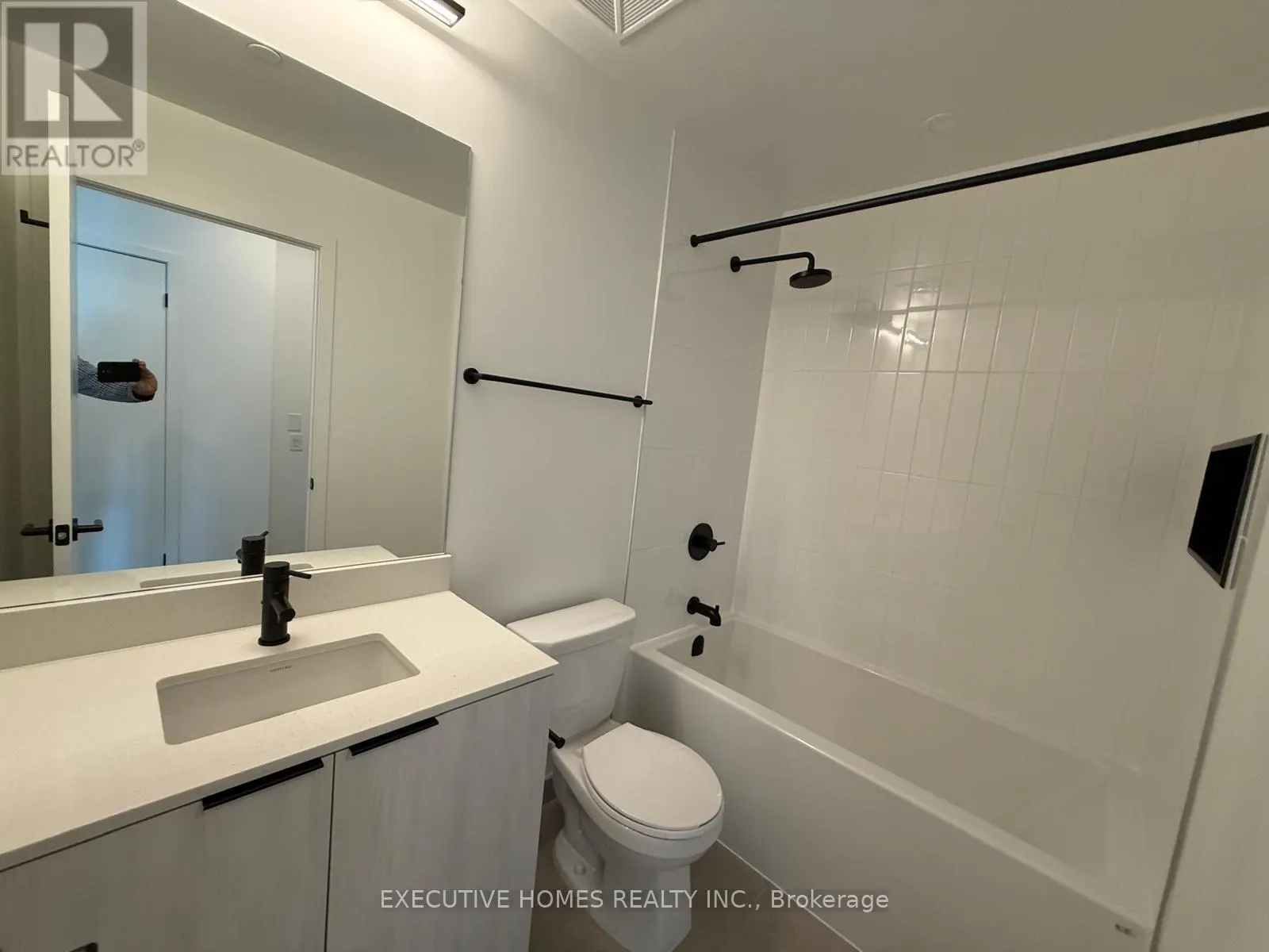 705 - 2495 EGLINTON AVENUE W