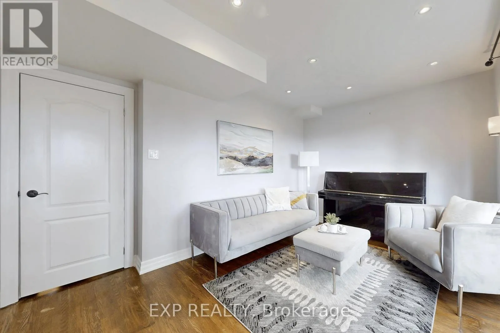 5 LOCKTON CRESCENT
