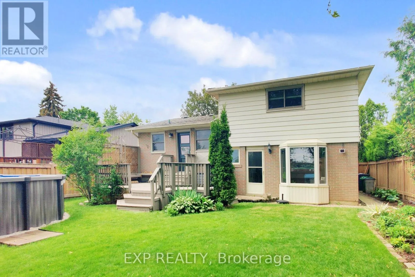 5 LOCKTON CRESCENT