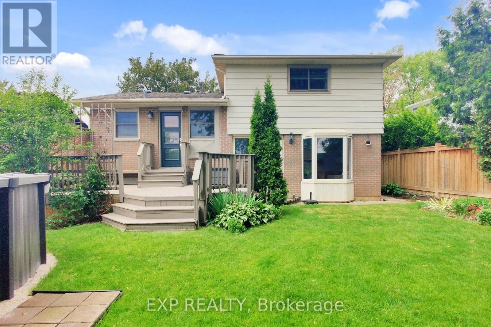 5 LOCKTON CRESCENT