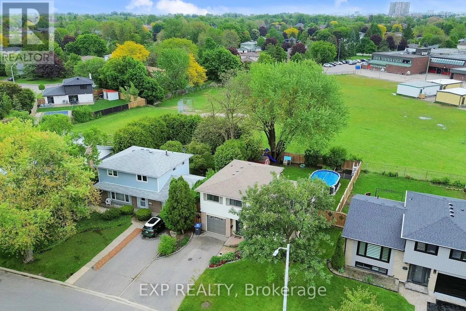 5 LOCKTON CRESCENT