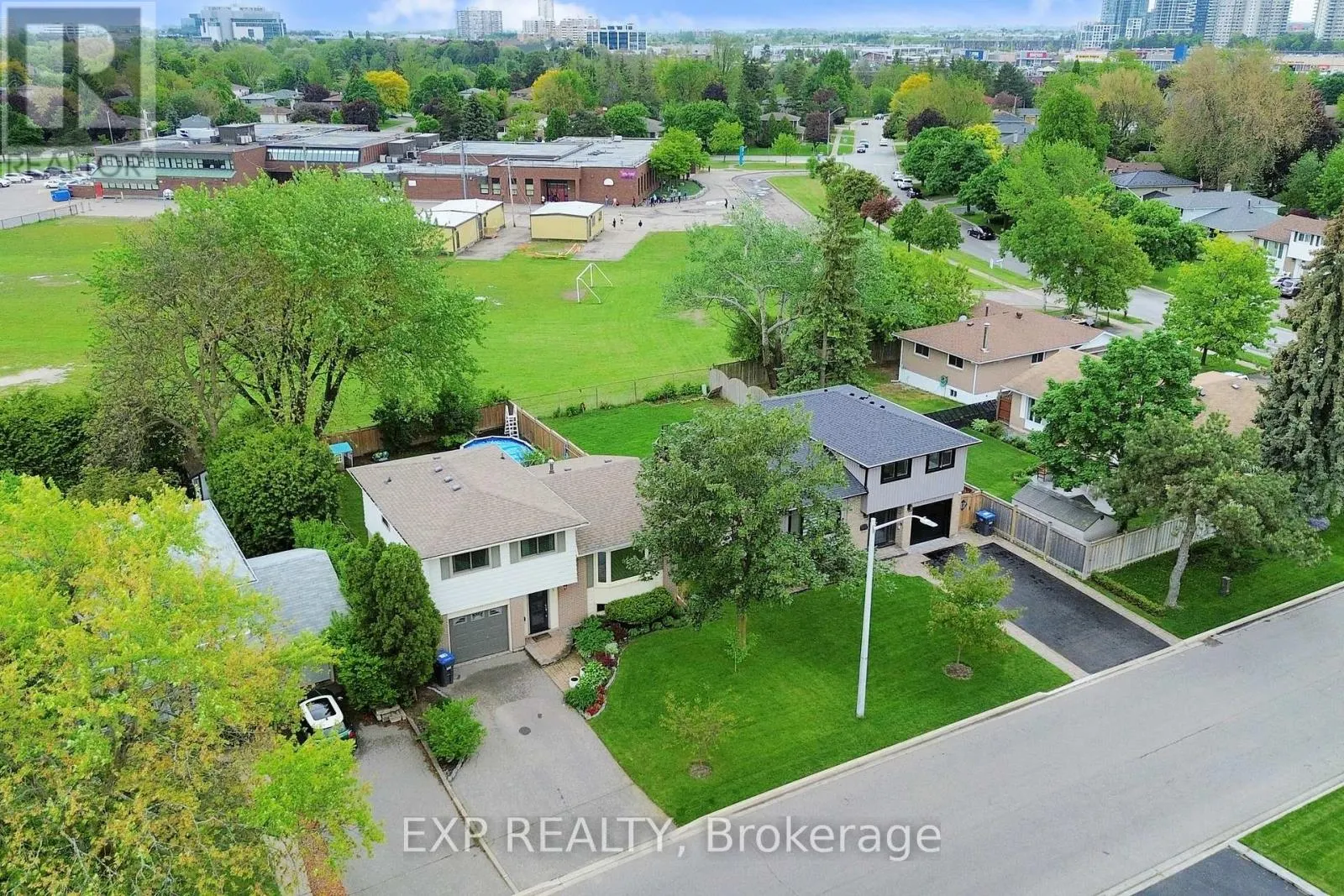 5 LOCKTON CRESCENT