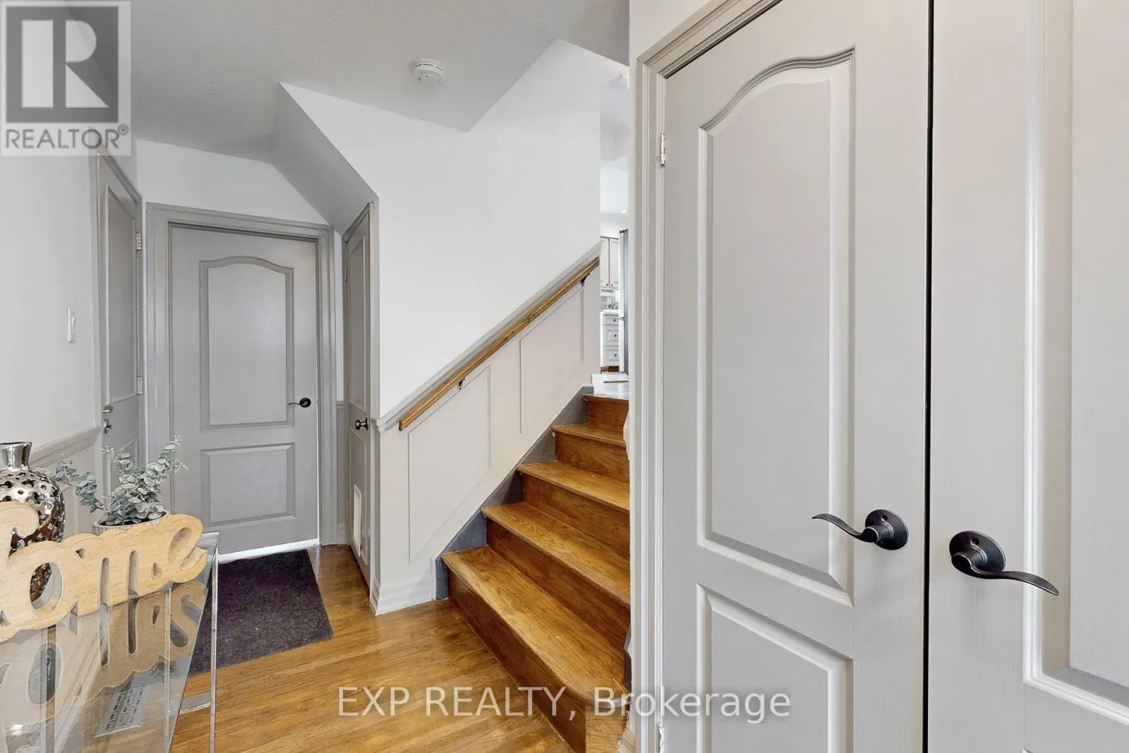5 LOCKTON CRESCENT