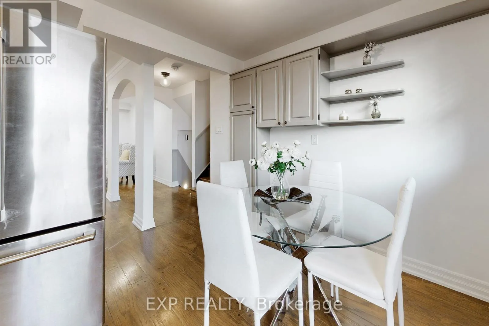 5 LOCKTON CRESCENT