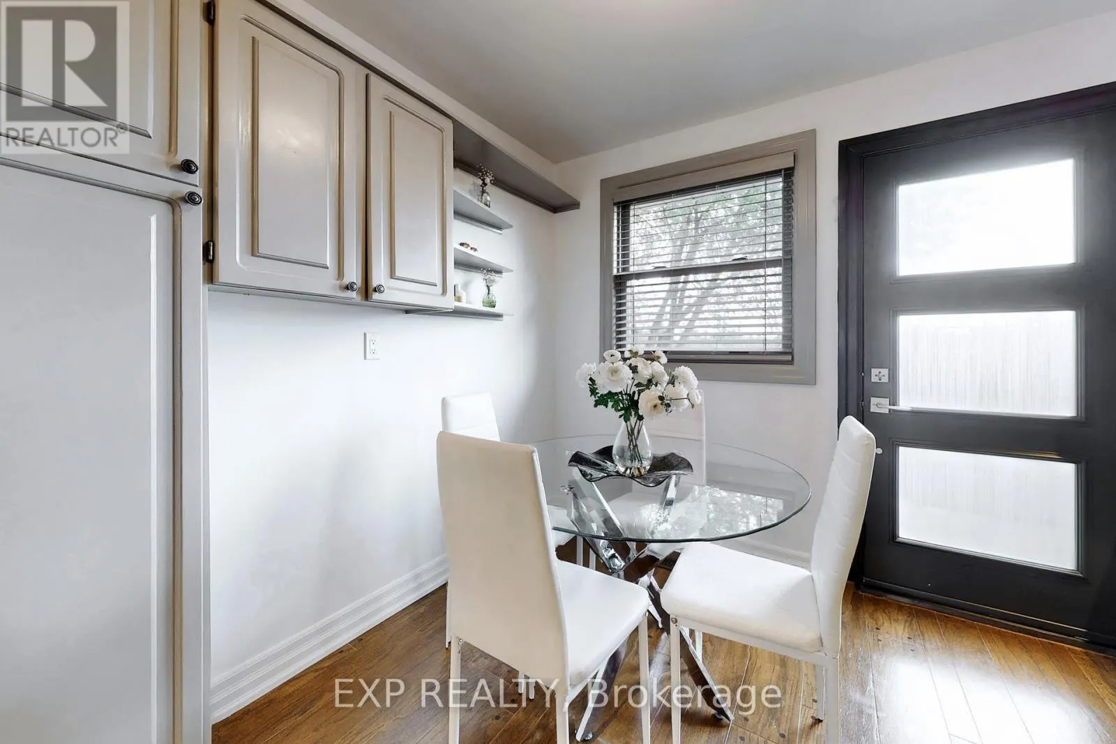 5 LOCKTON CRESCENT