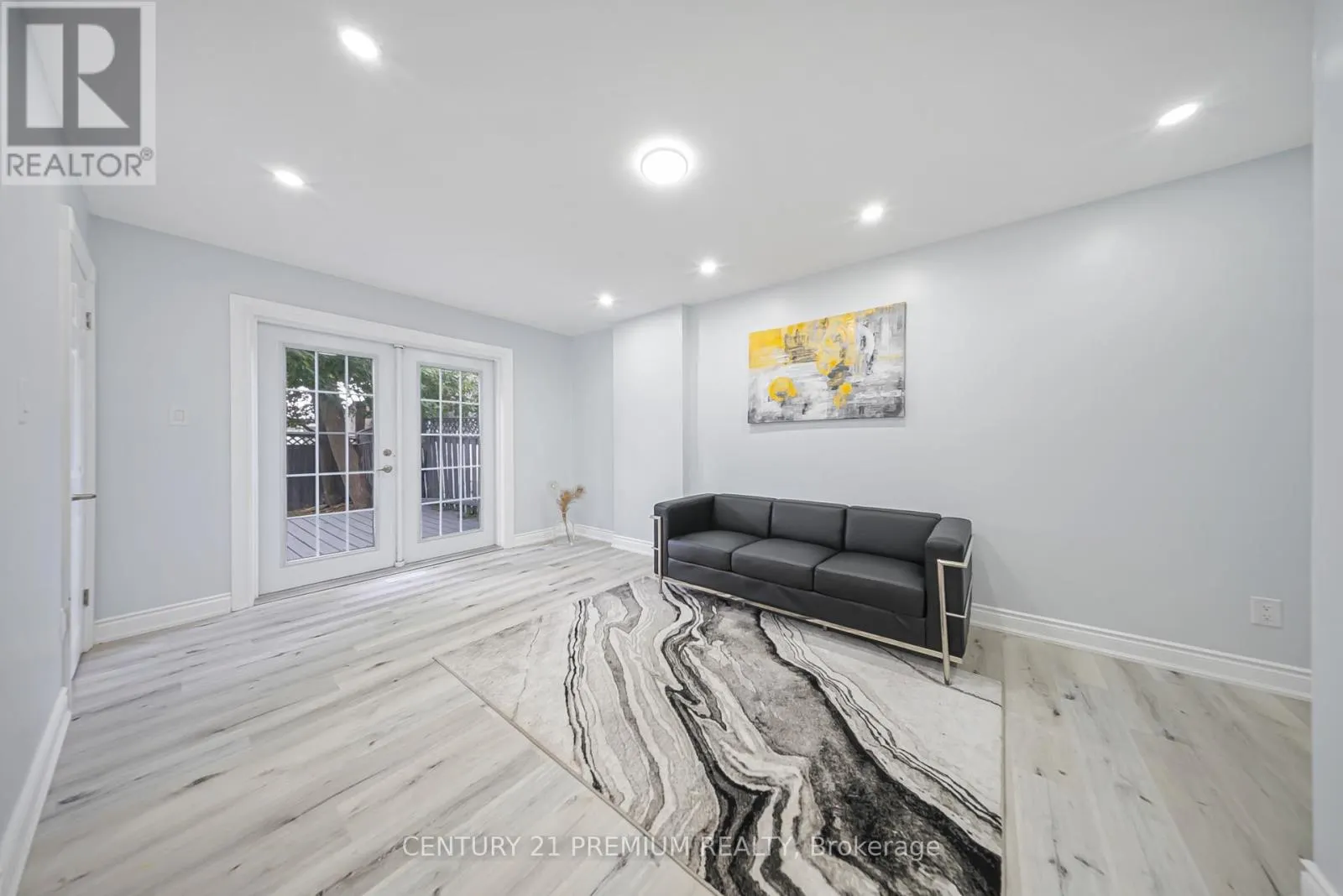 3 GARLAND COURT