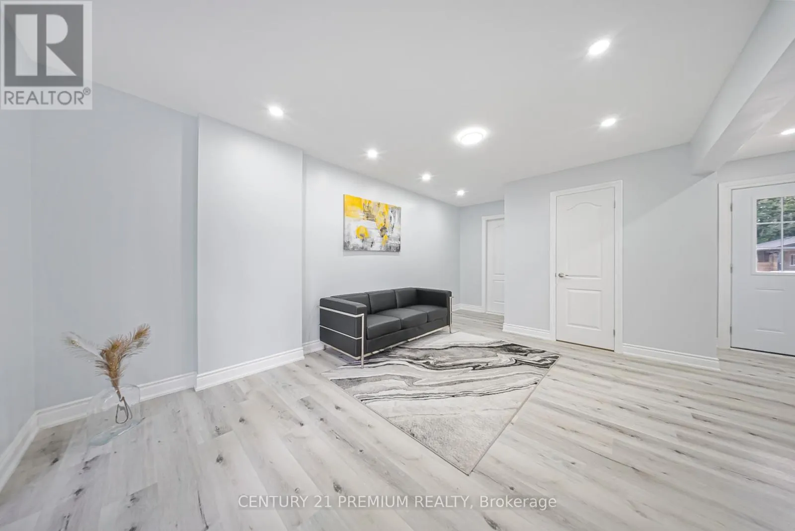 3 GARLAND COURT