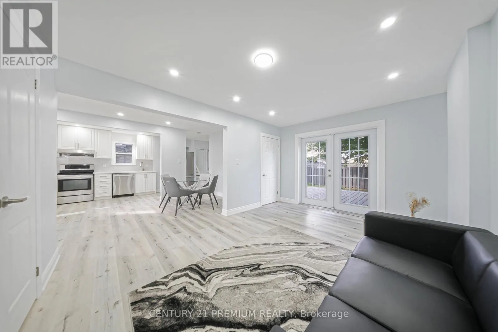 3 GARLAND COURT