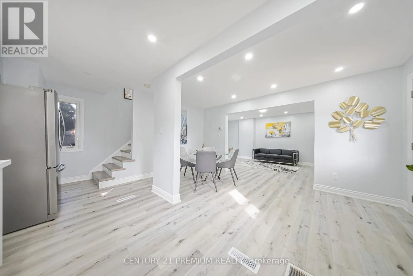 3 GARLAND COURT