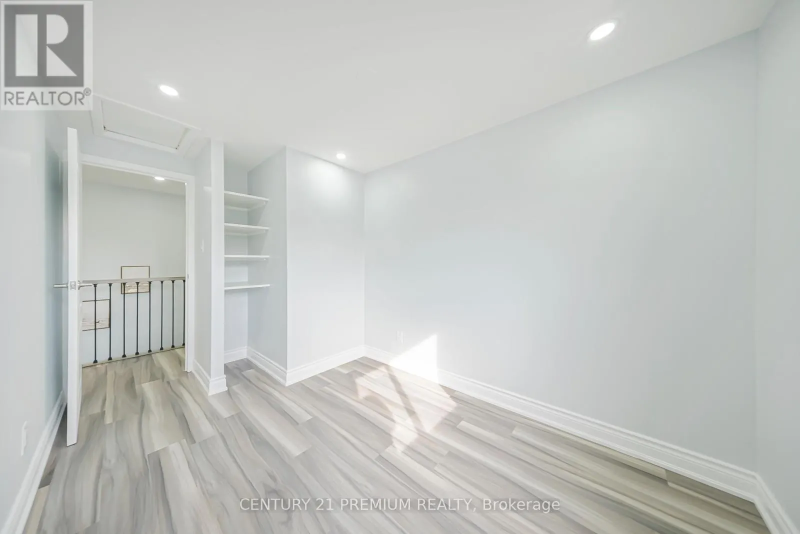 3 GARLAND COURT