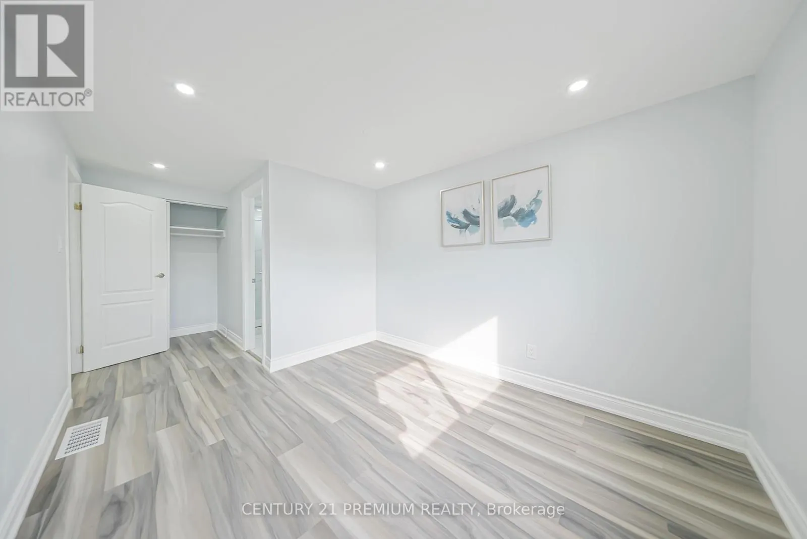 3 GARLAND COURT