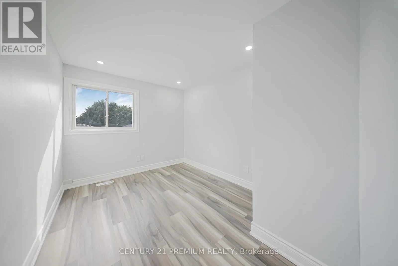 3 GARLAND COURT