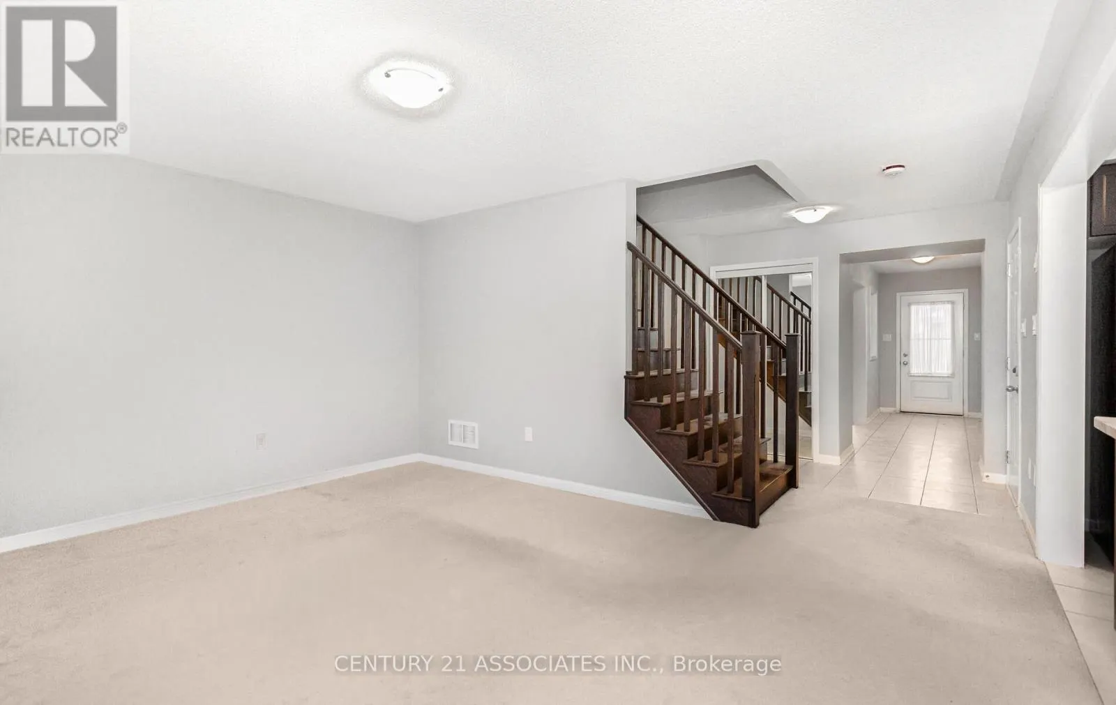 261 GLEAVE ( UPPER LEVEL) TERRACE