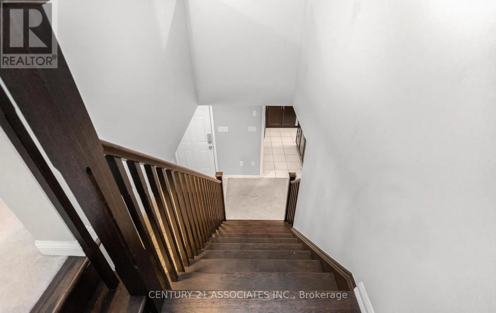 261 GLEAVE ( UPPER LEVEL) TERRACE