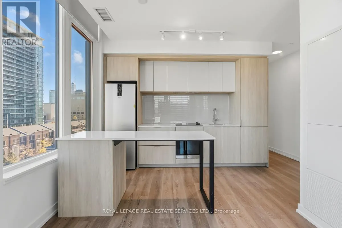 502 - 395 SQUARE ONE DRIVE