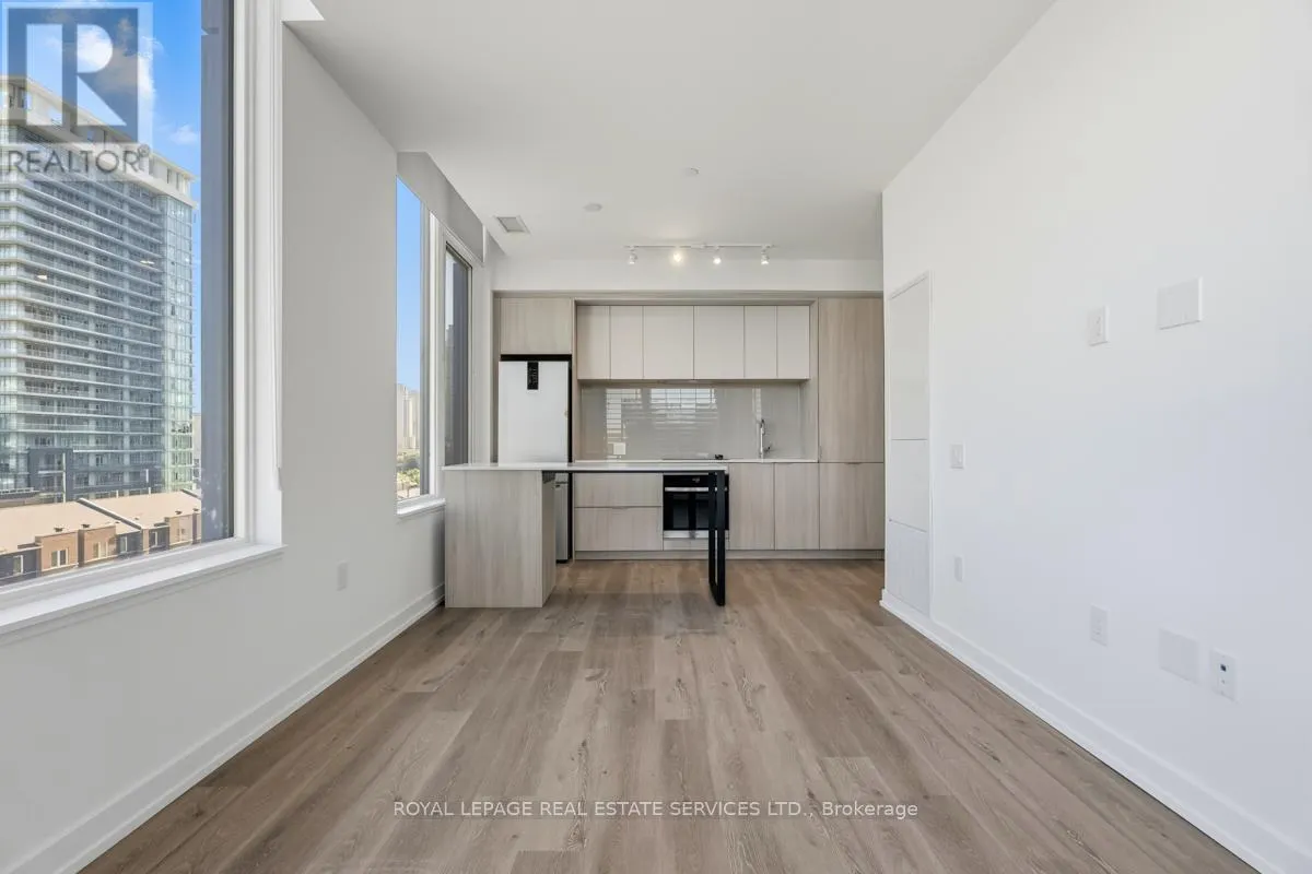 502 - 395 SQUARE ONE DRIVE