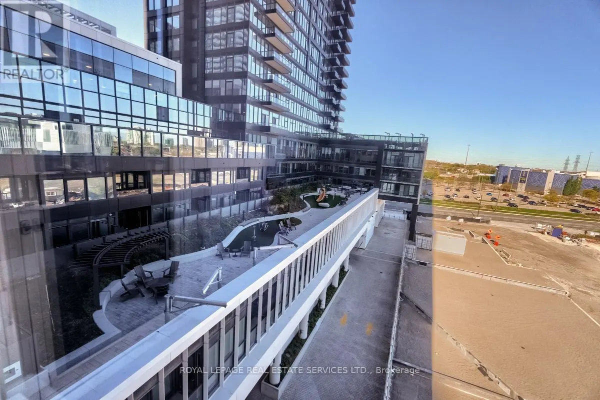 502 - 395 SQUARE ONE DRIVE