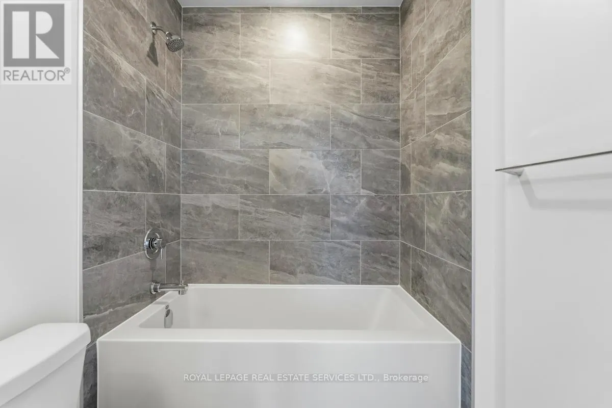 502 - 395 SQUARE ONE DRIVE