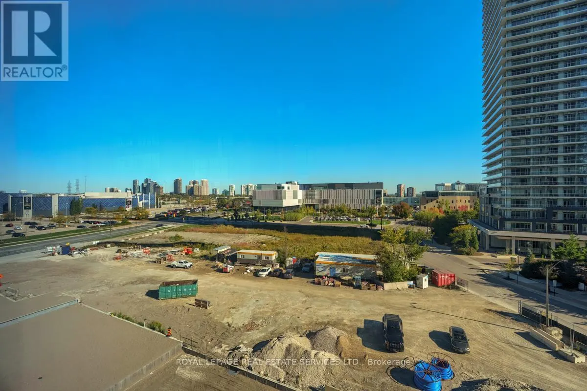 502 - 395 SQUARE ONE DRIVE