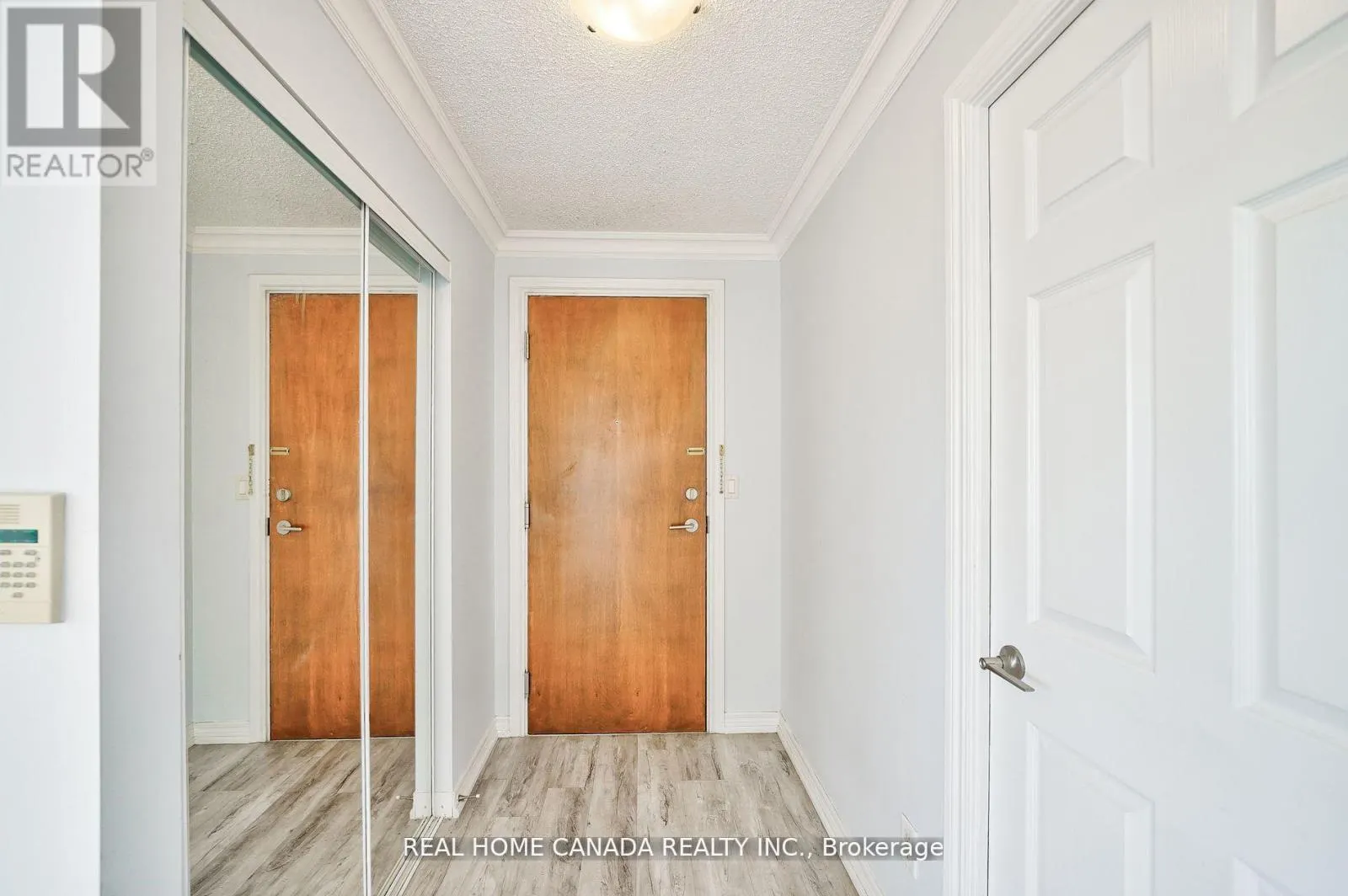 2811 - 310 BURNHAMTHORPE ROAD W