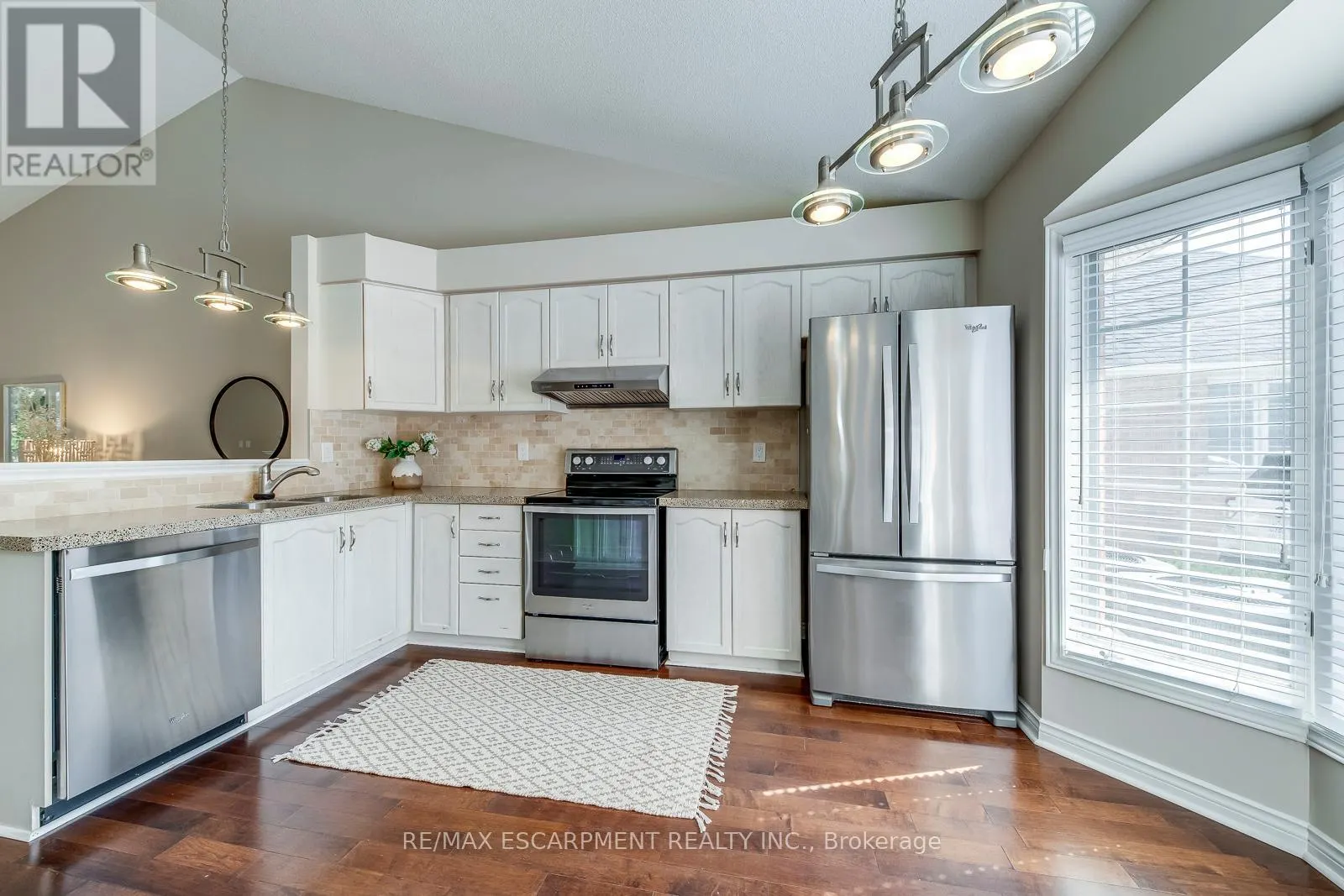 15 - 2435 WOODWARD AVENUE