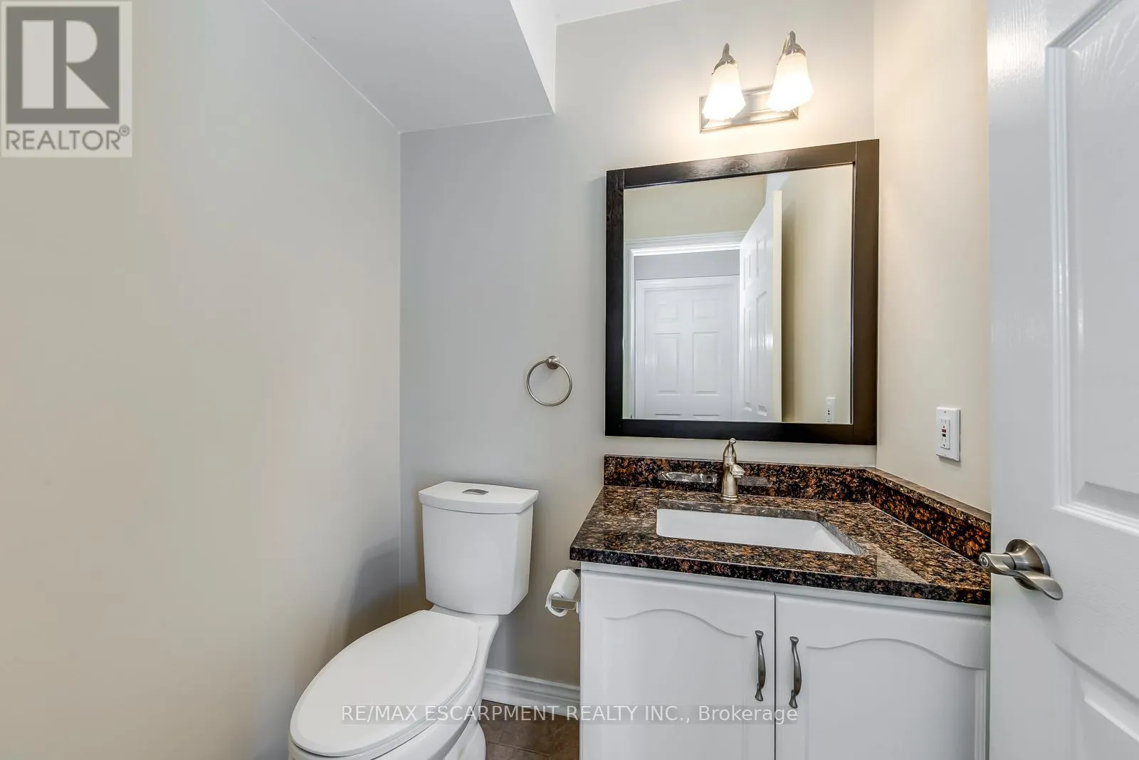 15 - 2435 WOODWARD AVENUE
