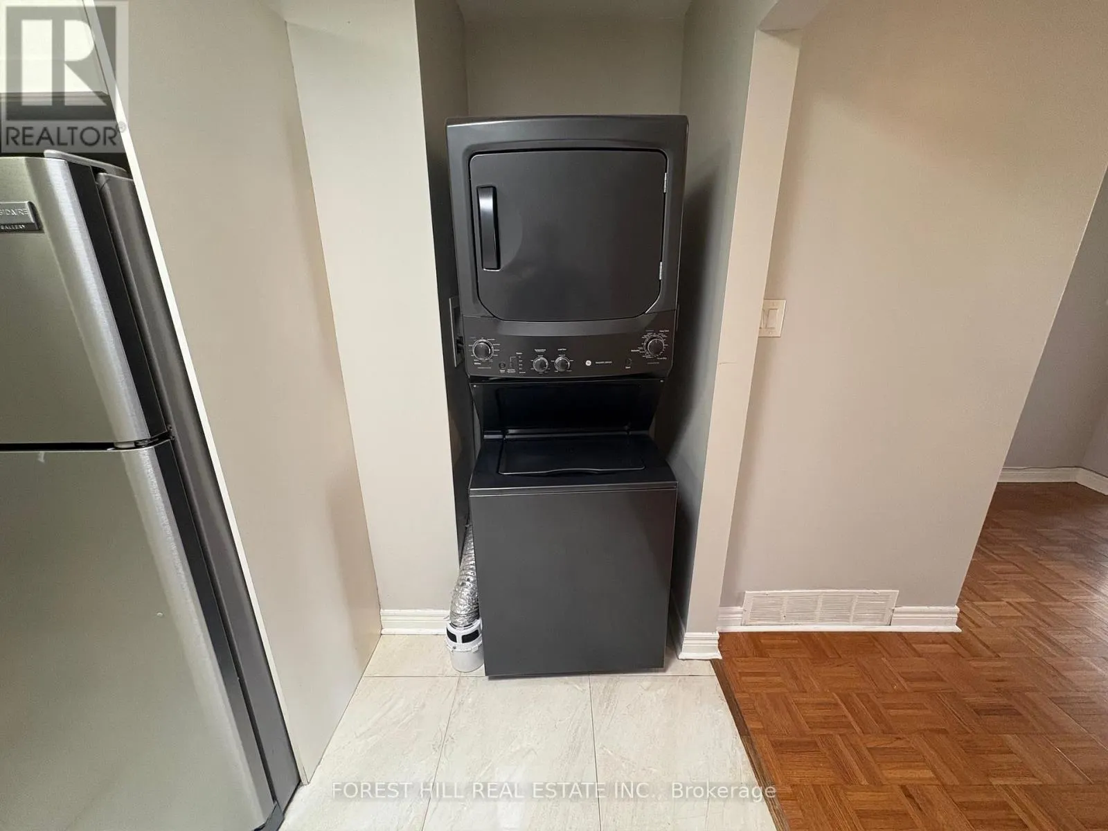 2 - 341 LAKESHORE ROAD E