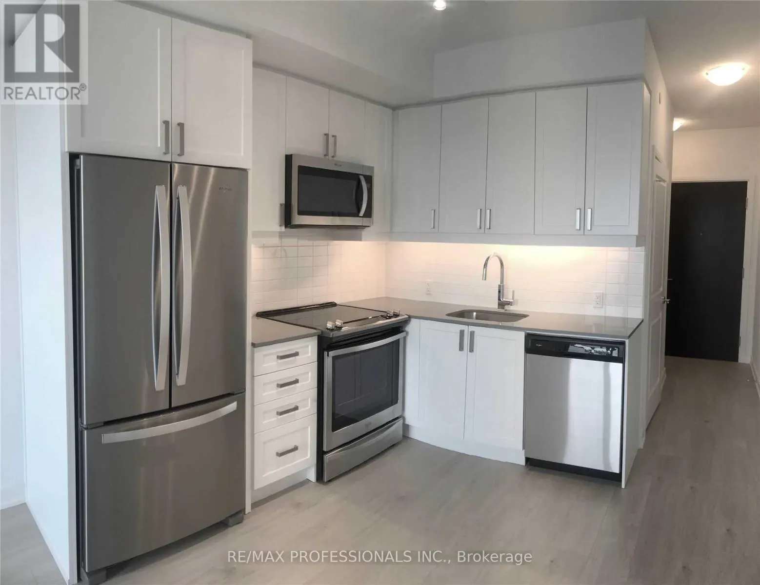 2805 - 8 NAHANI WAY