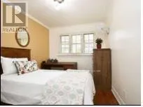 7 LESBURY AVENUE