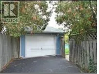 7 LESBURY AVENUE