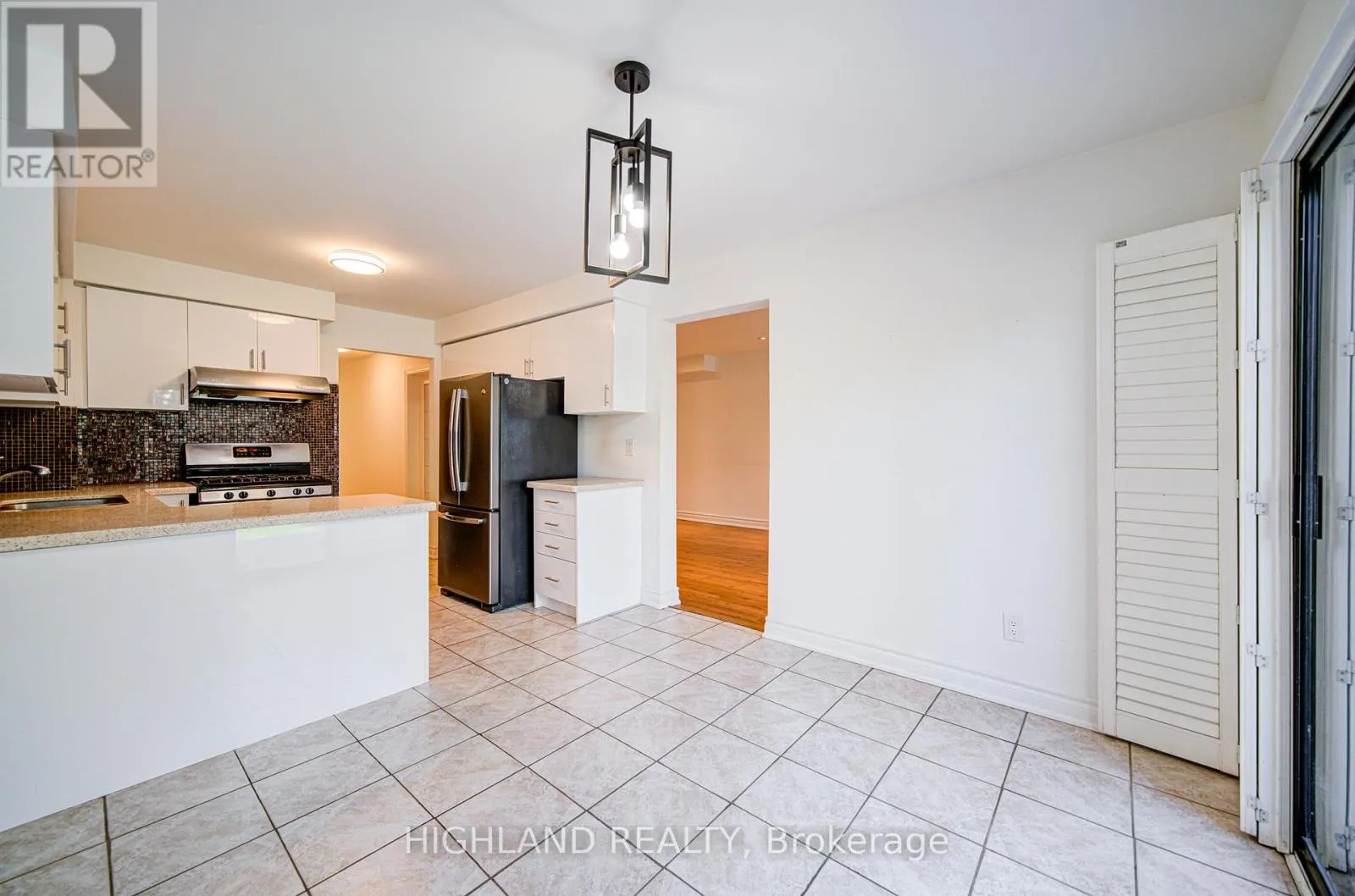 671 DINSMORE COURT