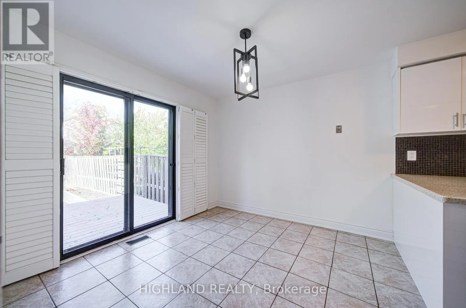 671 DINSMORE COURT