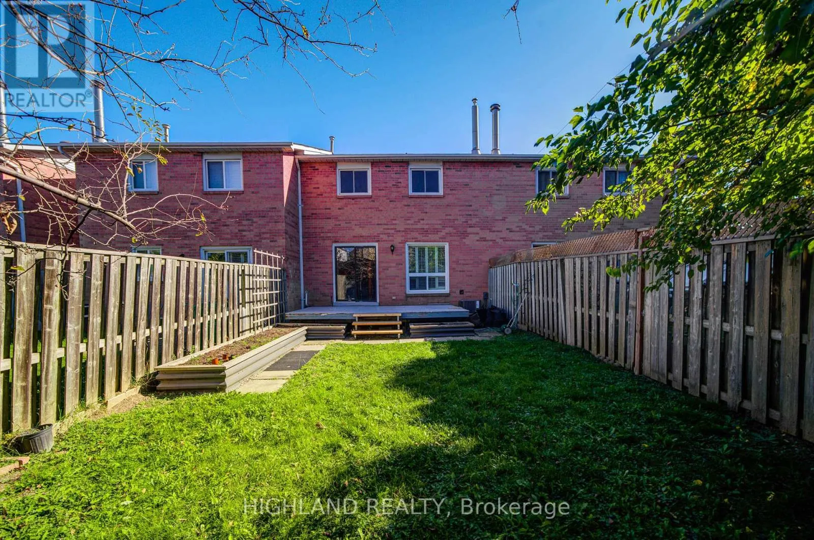 671 DINSMORE COURT