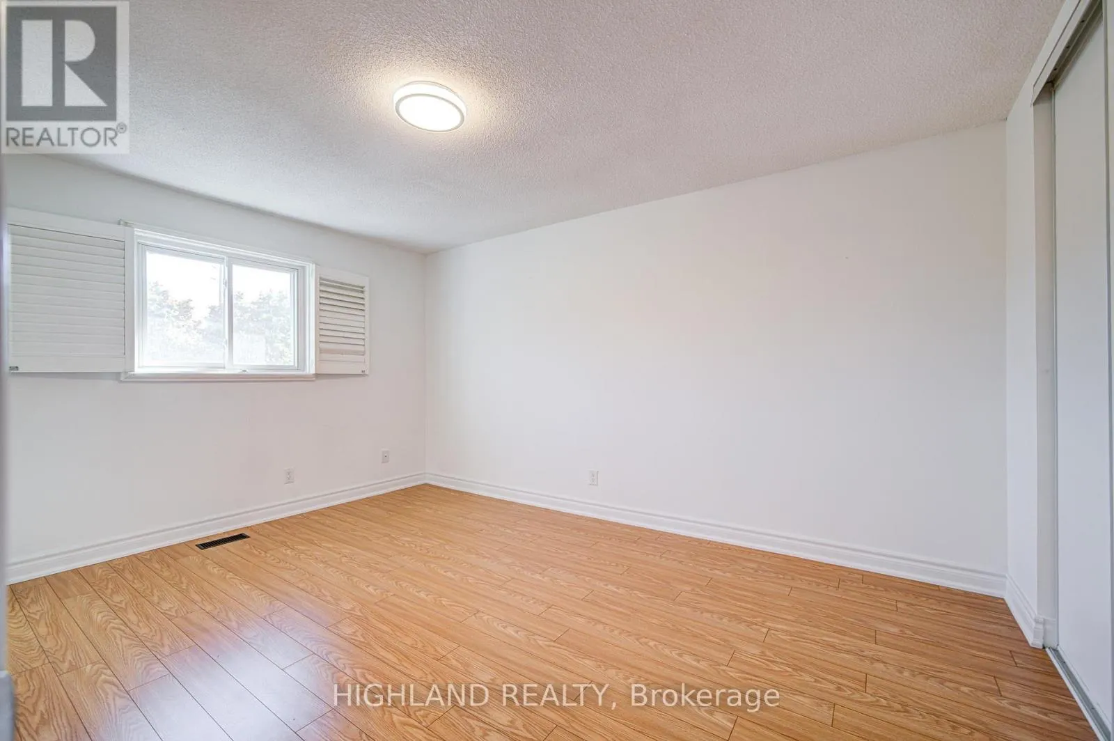 671 DINSMORE COURT
