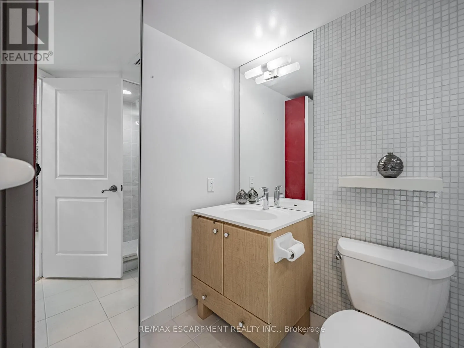 1110 - 235 SHERWAY GARDENS ROAD