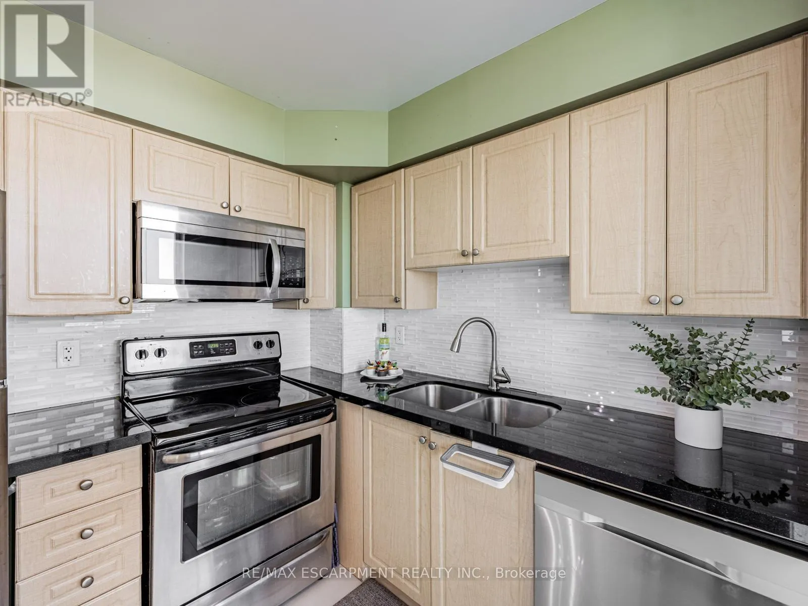 1110 - 235 SHERWAY GARDENS ROAD